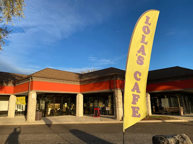 Lola's Filipino Cafe & Mini Store
