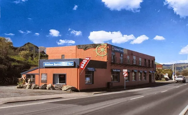 Stadium & Harbour View Hotel