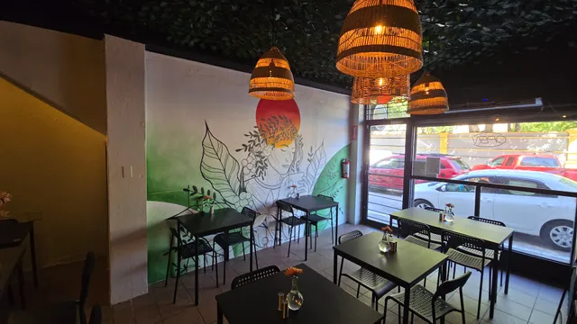 The Town Bistró Café