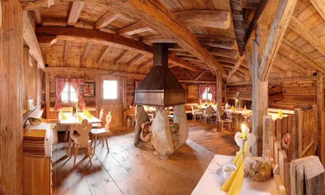 Pizzeria Ristorante Helmhotel