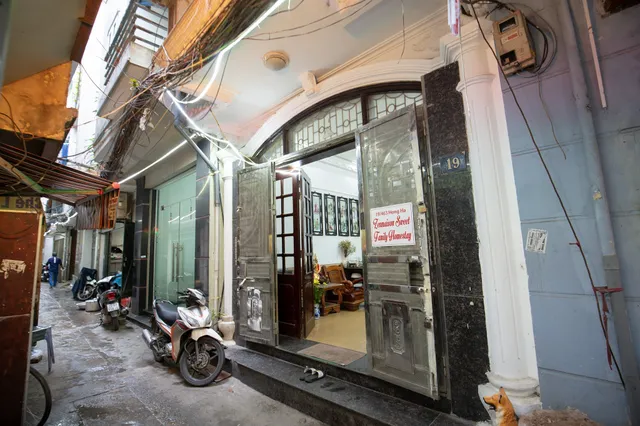 The Sinh Tourist Hotel & Travel