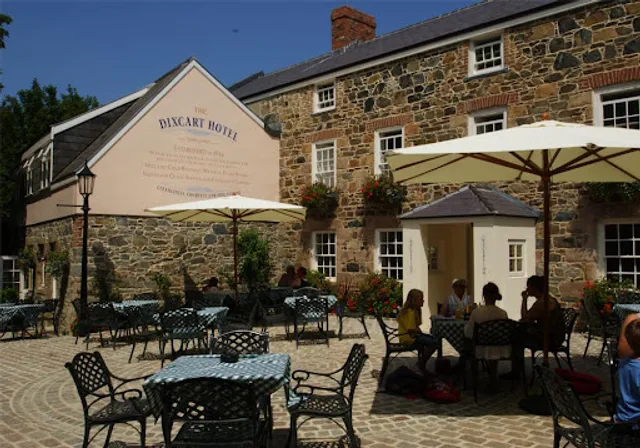 Hugo's Bar and Bistro