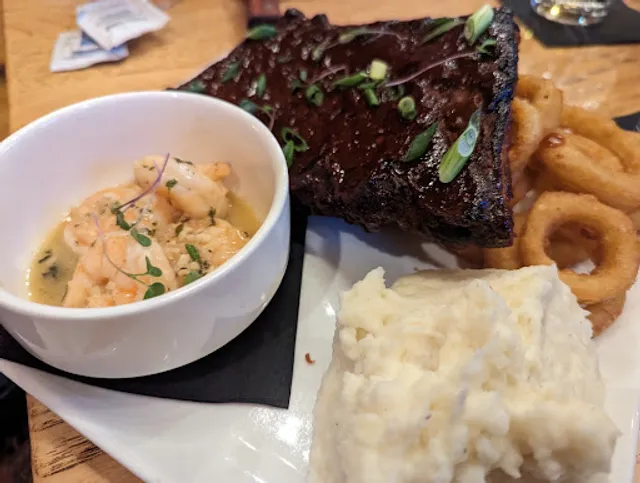 Antlers Bar & Restaurant