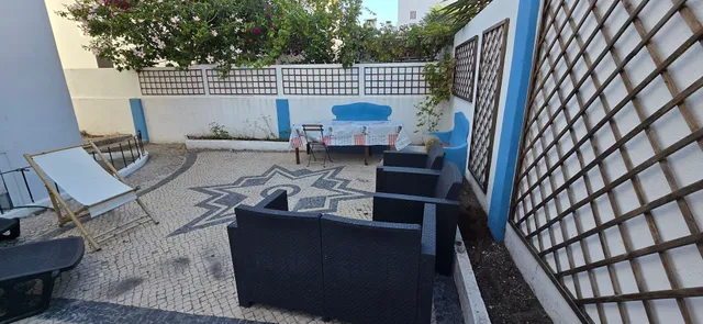 CC Bay House & Hostel