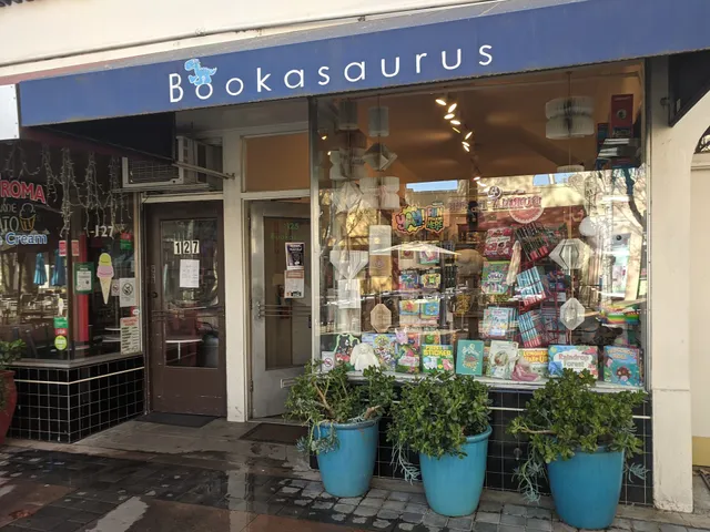 Bookasaurus