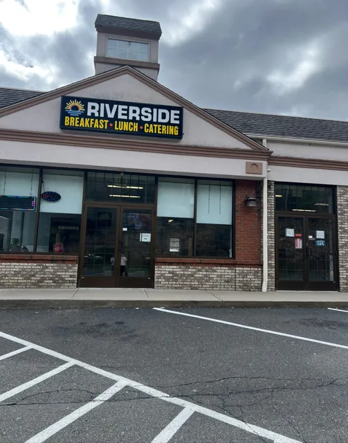 Riverside Breakfast and Lunch