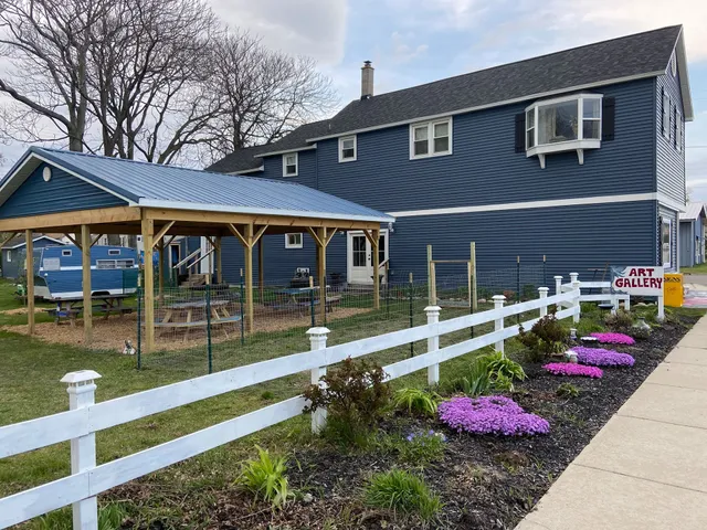 Art By Mary Case Gallery & Studio