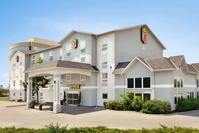 Super 8 by Wyndham Ajax/Toronto On