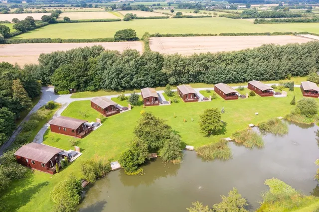 Paradise Lakeside Lodges