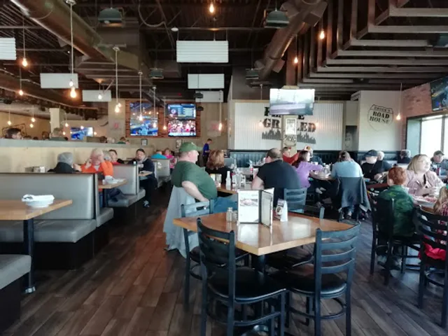 Chuck's Roadhouse Bar & Grill