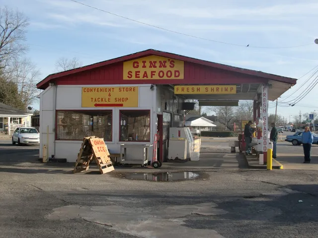 Ginn's Seafood & Quick Stop