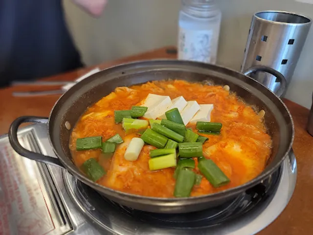 백채김치찌개 부평산곡점