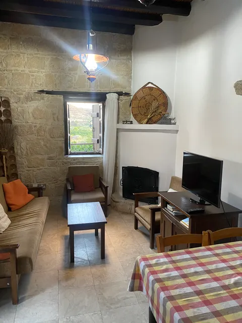 Leonidas Village Houses