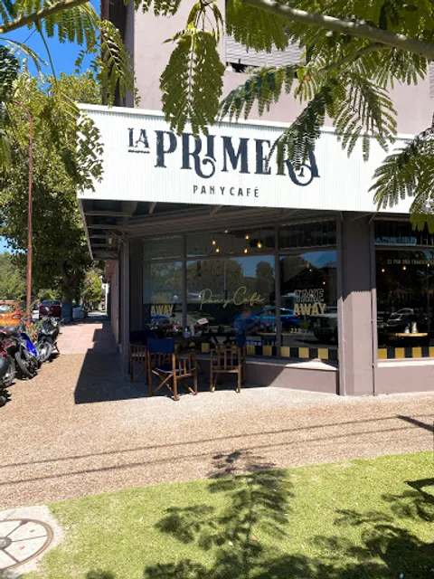 La Primera Cafe