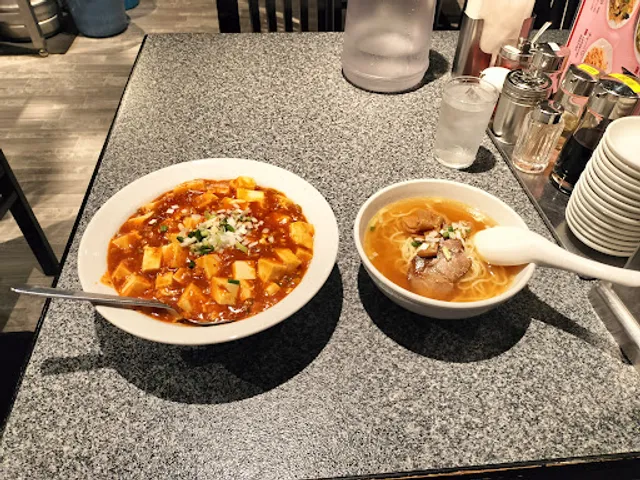 天鴻餃子房大手町店