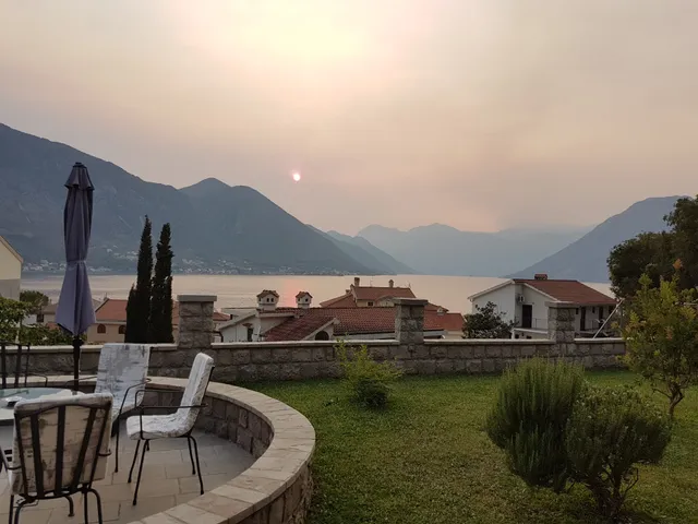 Pearl Shell Apartments