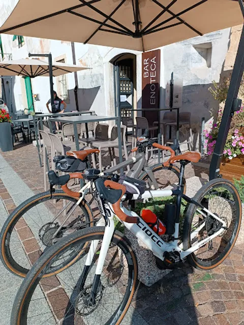 Enoteca Black Eagle Bar