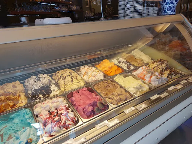 Mientjes ijs, thee & zoet. Putte