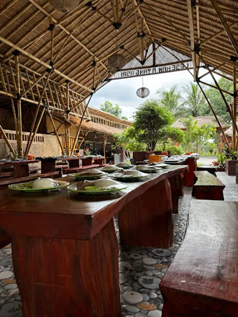 Lesehan Ayang Asri & Coffee Shop