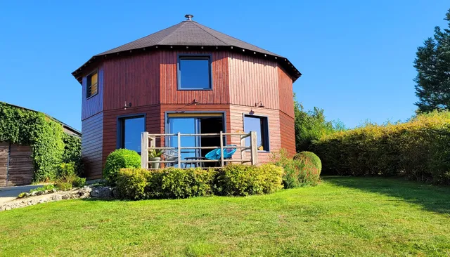 La Maison Ronde Et Ses Cahutes : Sejour Insolite Familial Prés Du Futuroscope Pour 9, 3,2 Personnes