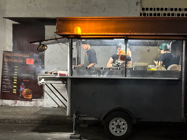 Hamburguesas Revolución (Mexican Food)