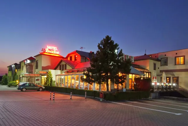 Motel Paradise - Kownaty