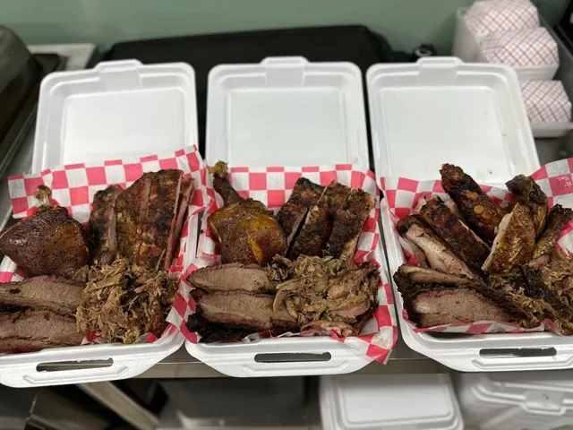 Holy smoke cafe & juice bar