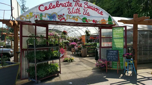 Yakima Fruit Market & Nursery