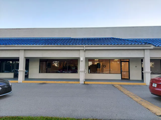 Island Park Shopping Center