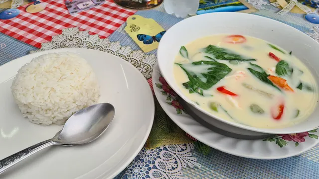 ร้านบ้านคุณยาย by พอใจ