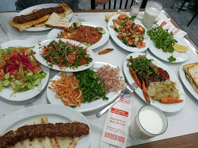 Kebapçı Cik Cik Ali