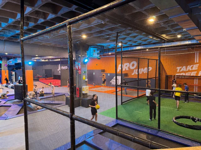 Central Jump Área Central