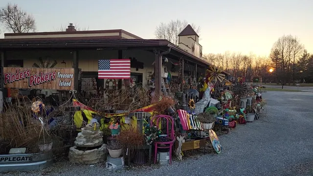 Finders Pickers Treasure Island
