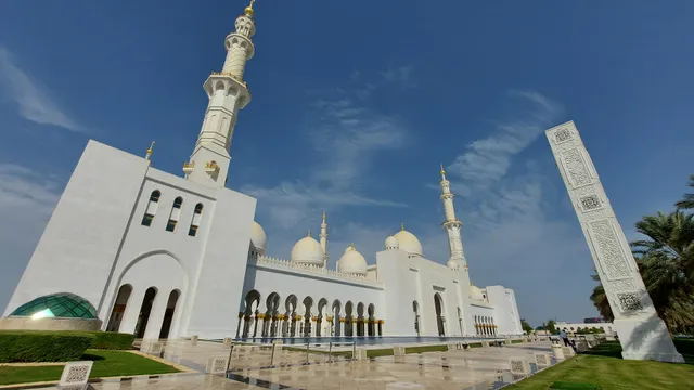 Sheikh Zayed Grand Mosque Gate 7