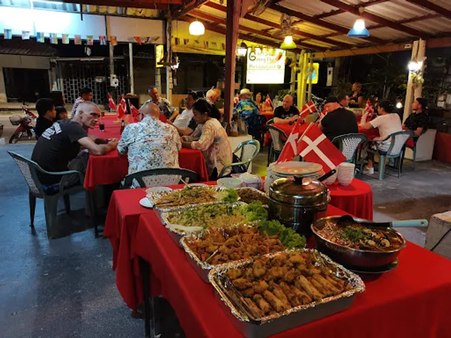 ร้านอาหารแกงเผ็ด ( Gaeng Phet)