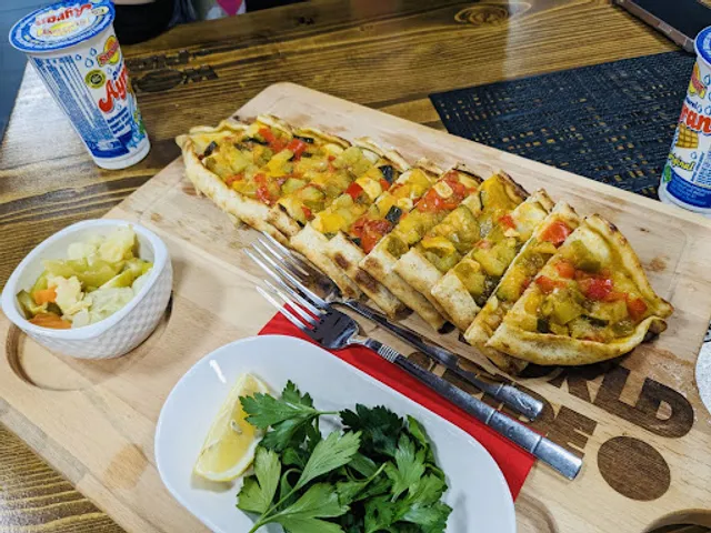 World of Pide & Chicken