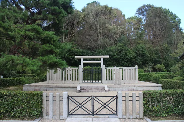Dentakabatakeryo Ancient Tomb (Tomb of Emperor Kanmu's Empress)