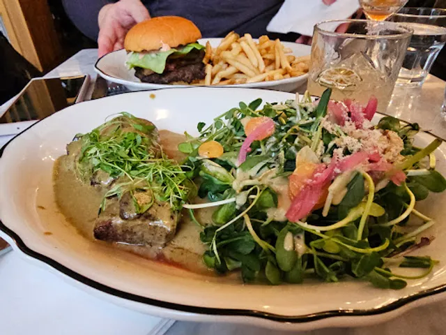 Mignon Steak Frites | Vieux-Montréal