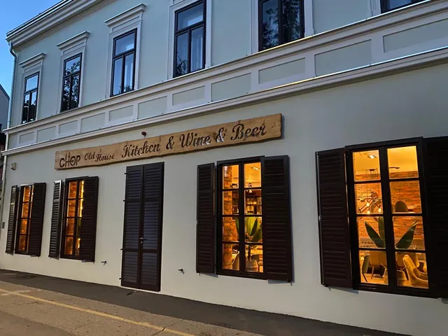 Chop Old House Hotel & Restaurant