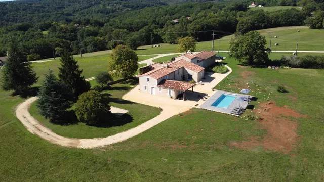 Chambre en pierre Gîtes & Table d'hôtes