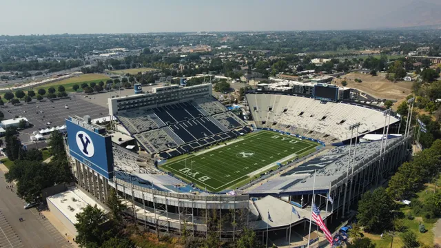 LaVell Edwards Stadium (LES)