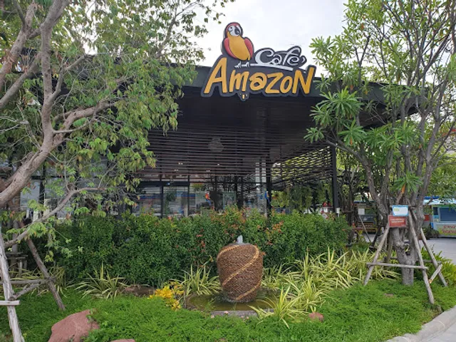 Cafe’ Amazon Poonsap Market