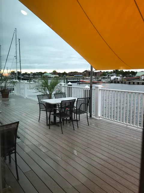 Hook @ Harvey a Cape Charles Bistro
