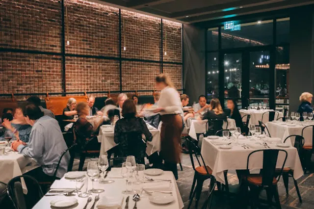 PORTERS Dining + Bar