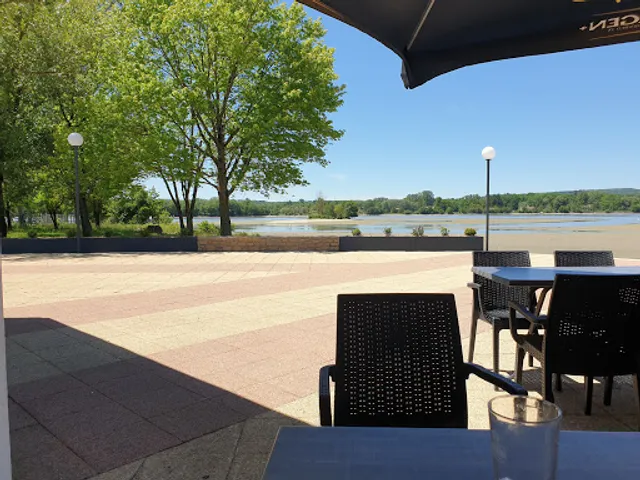 Le POINT VERT - Bar / Restaurant / Plage