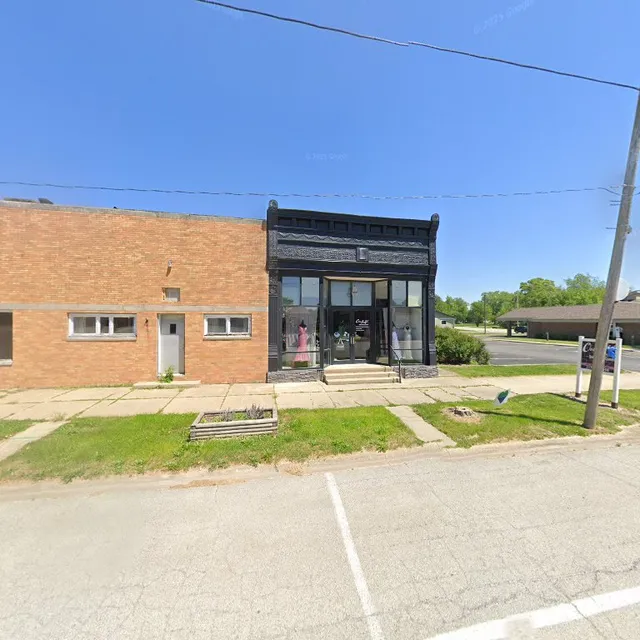 Ooo La La Brides and Prom Queens