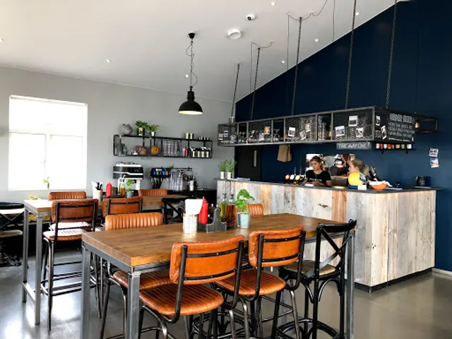 Ishusid Pizzeria Restaurant