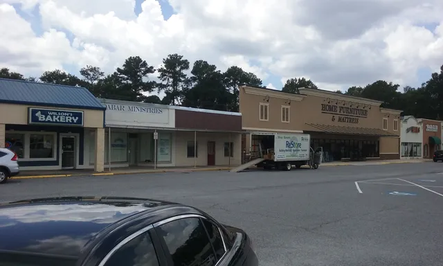 Miller Hills Shopping Center