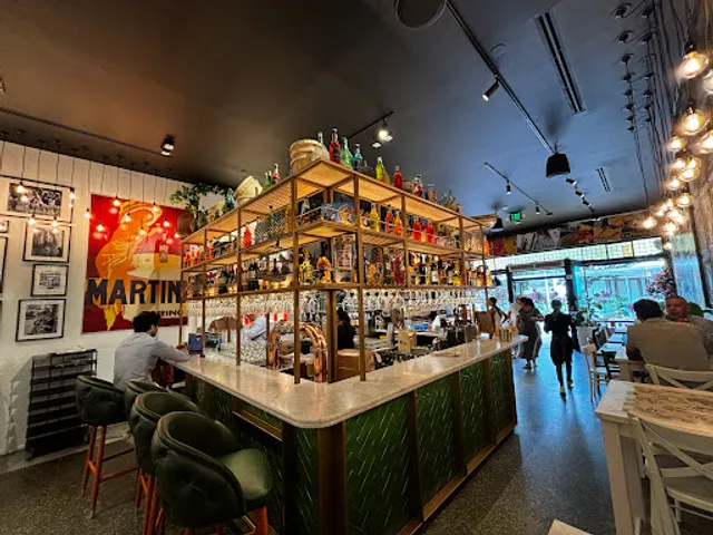 IT Italian Trattoria LINCOLN RD