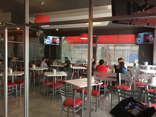 Vancouver wings Sendero